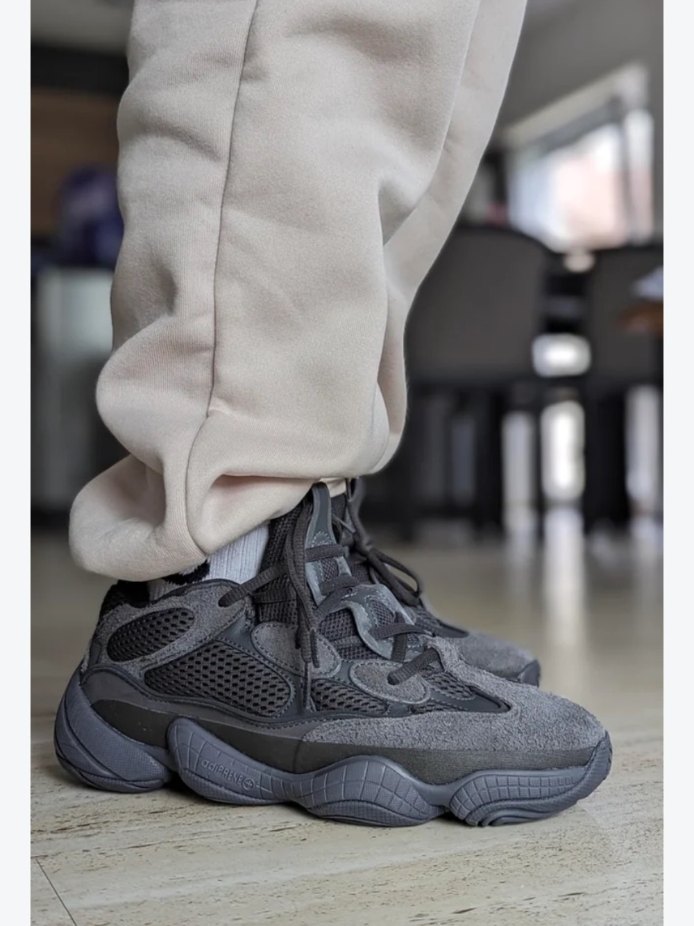 adidas Yeezy 500
Granite